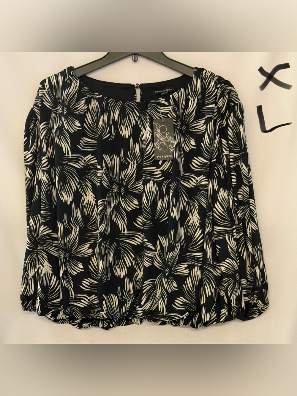 Ava & Grace Black and White Floral Peasant Blouse